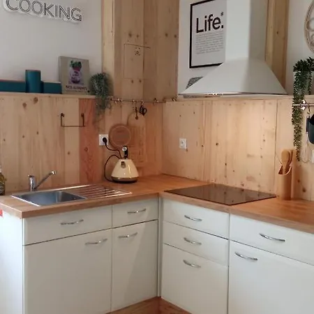 T2 G Dans Maison En Centre Avec Jardin Ideal Couple Curistes Balaruc-les-Bains